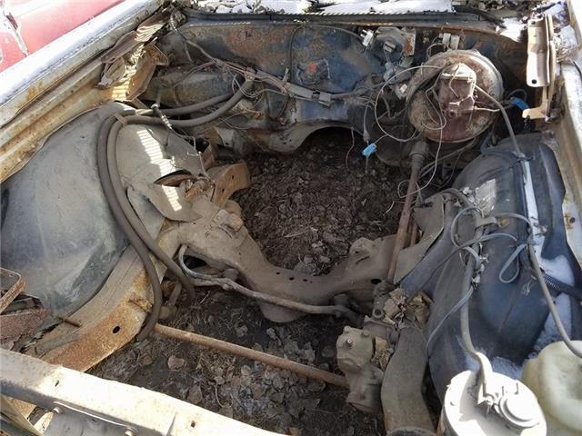 1972 White Chevrolet Monte Carlo --