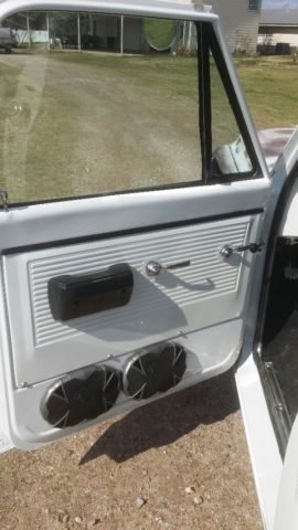 1972 White Chevrolet C-10