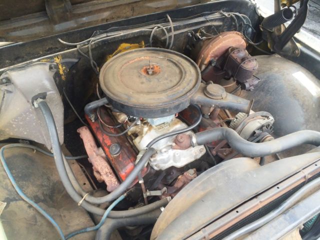 1972 Red Chevrolet Suburban