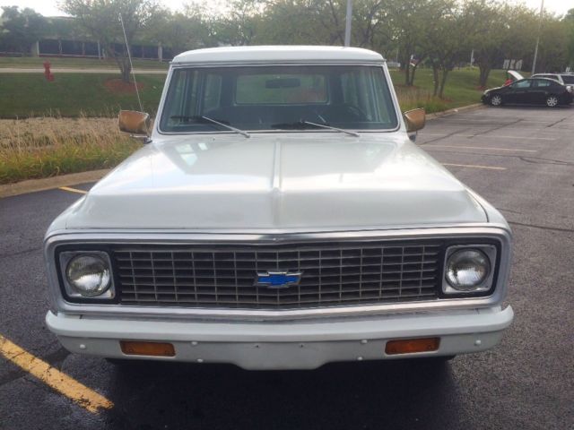 1972 Red Chevrolet Suburban