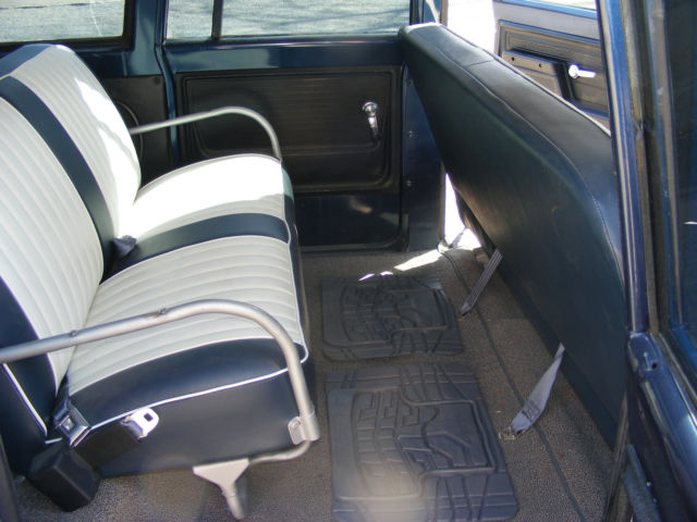 1972 Blue Chevrolet Suburban suburban