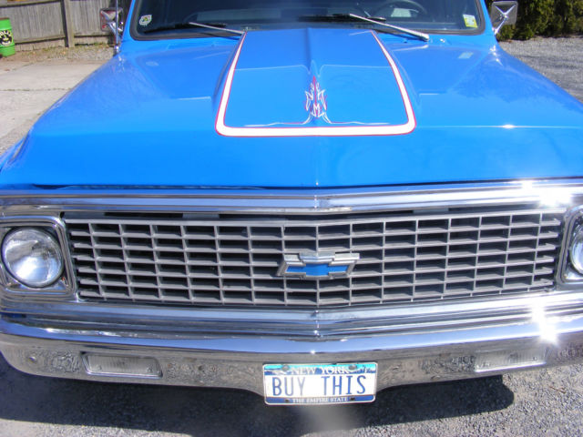 1972 Blue Chevrolet Suburban suburban