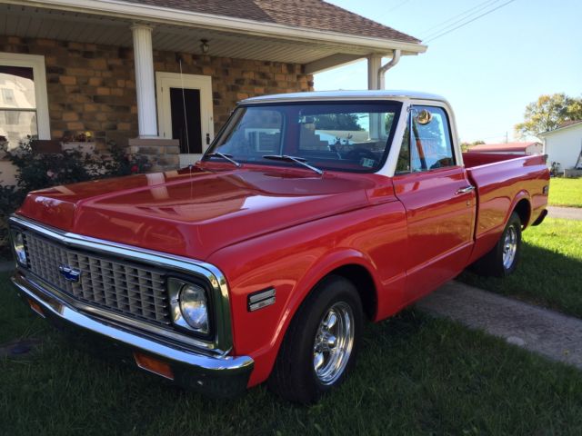 1972 Orange Chevrolet C-10 Standard Cab Pickup