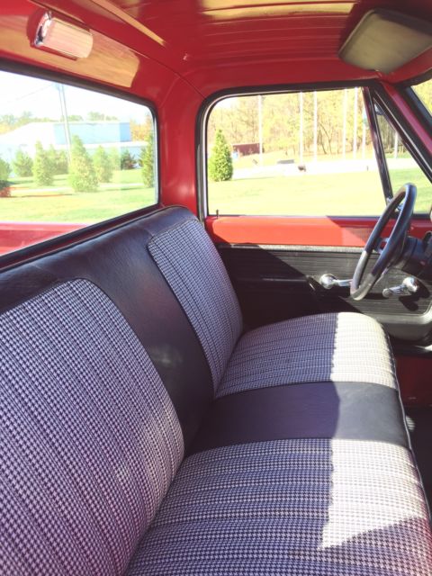 1972 Orange Chevrolet C-10 Standard Cab Pickup