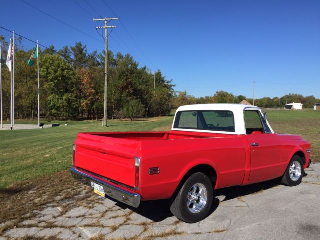 1972 Orange Chevrolet C-10 Standard Cab Pickup