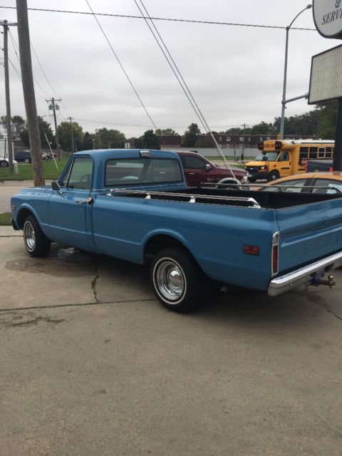 1972 Blue Chevrolet C-10 standard cab