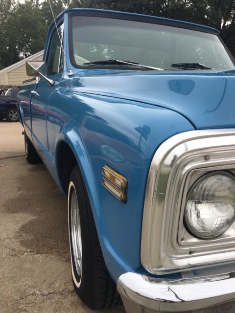 1972 Blue Chevrolet C-10 standard cab