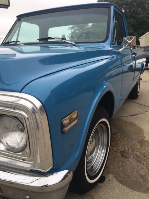 1972 Blue Chevrolet C-10 standard cab