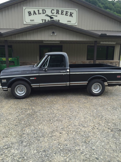 1972 Black Chevrolet C-10