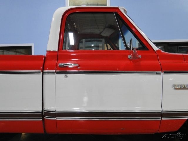 1972 Red Chevrolet C10