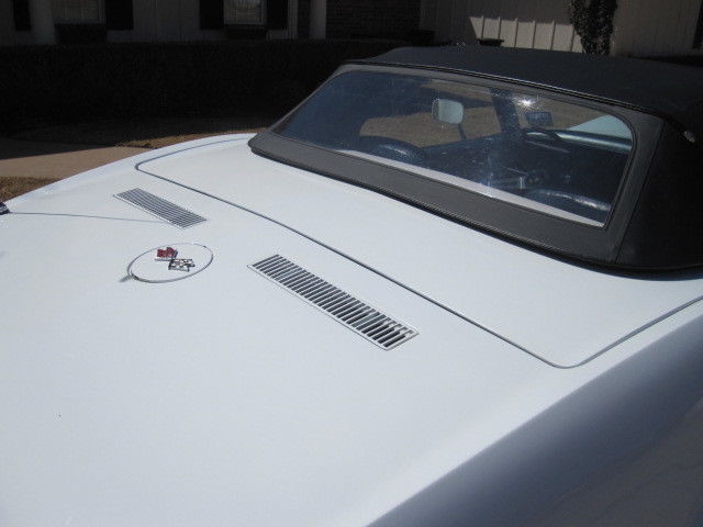 1972 White Chevrolet Corvette Convertible