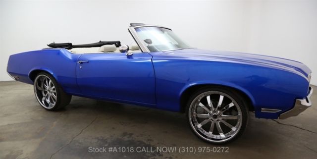 1972 Blue Oldsmobile Cutlass