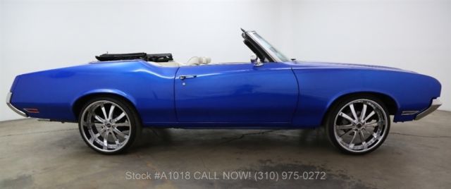 1972 Blue Oldsmobile Cutlass