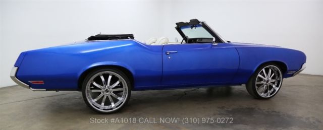 1972 Blue Oldsmobile Cutlass