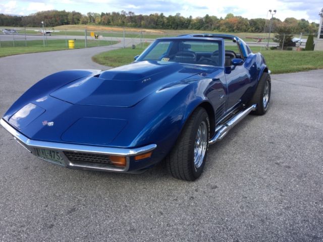 1972 Blue Chevrolet Corvette Coupe