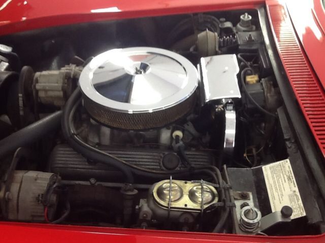 1972 Red Chevrolet Corvette 2dr