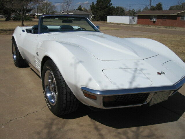 1972 White Chevrolet Corvette Convertible