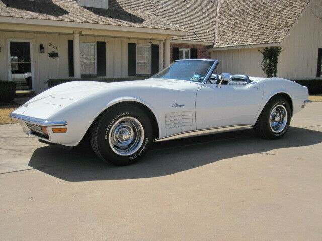 1972 White Chevrolet Corvette Convertible