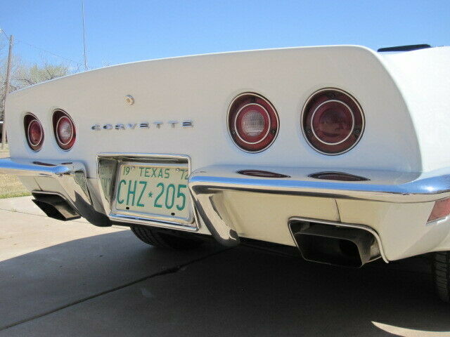 1972 White Chevrolet Corvette Convertible