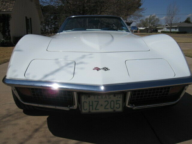 1972 White Chevrolet Corvette Convertible