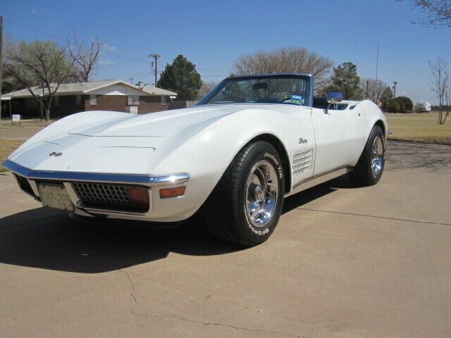 1972 White Chevrolet Corvette Convertible