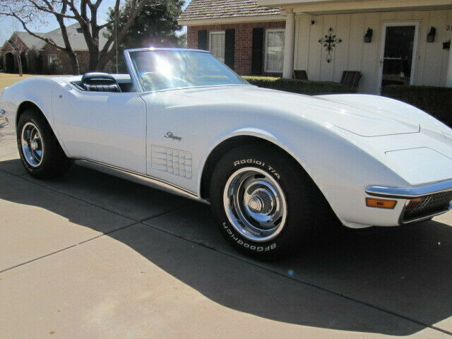 1972 White Chevrolet Corvette Convertible