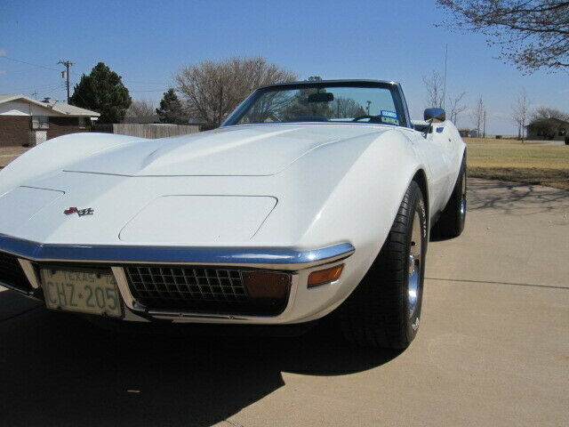 1972 White Chevrolet Corvette Convertible