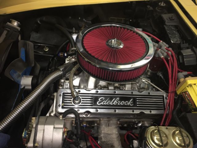 1972 Yellow Chevrolet Corvette Coupe