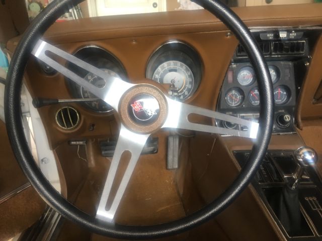 1972 White Chevrolet Corvette Coupe