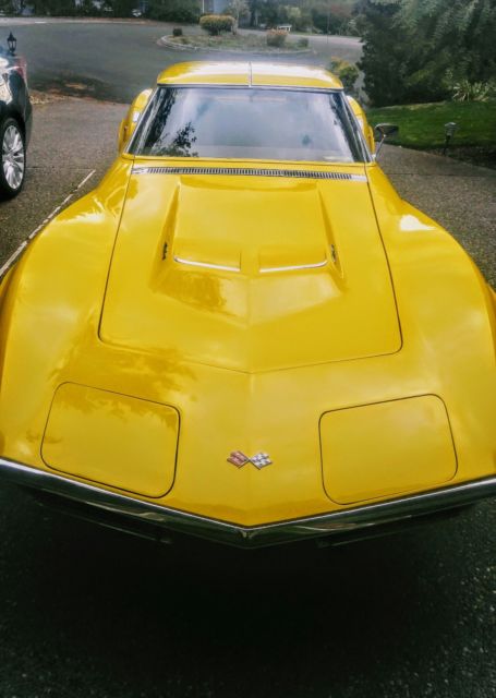 1972 Yellow Chevrolet Corvette Coupe