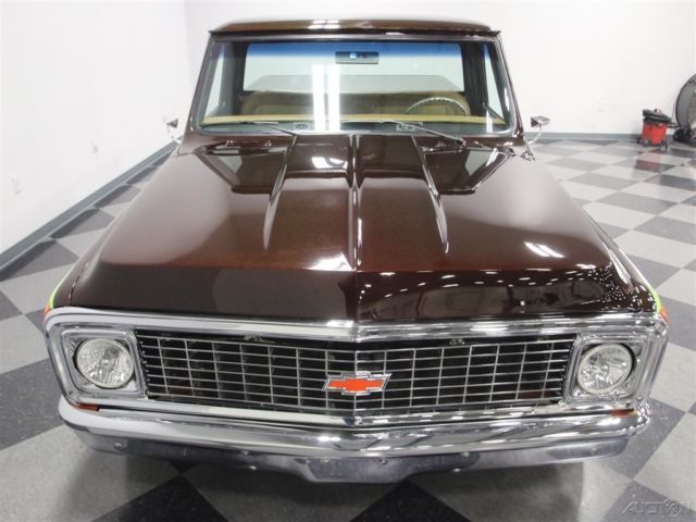 1972 Red Chevrolet C10