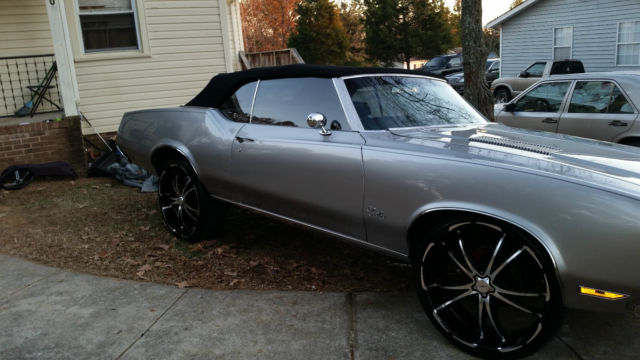 1972 Gray Oldsmobile Cutlass