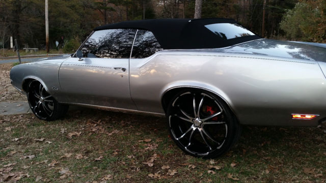 1972 Gray Oldsmobile Cutlass