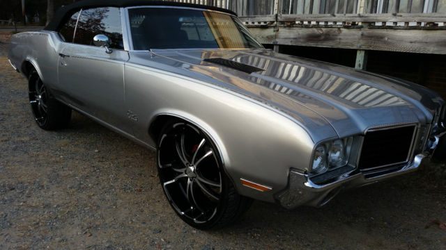 1972 Gray Oldsmobile Cutlass