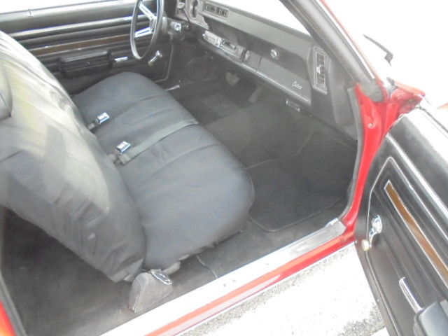 1972 Red Oldsmobile Cutlass Coupe