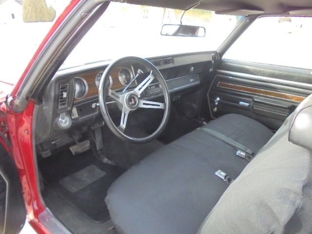 1972 Red Oldsmobile Cutlass Coupe