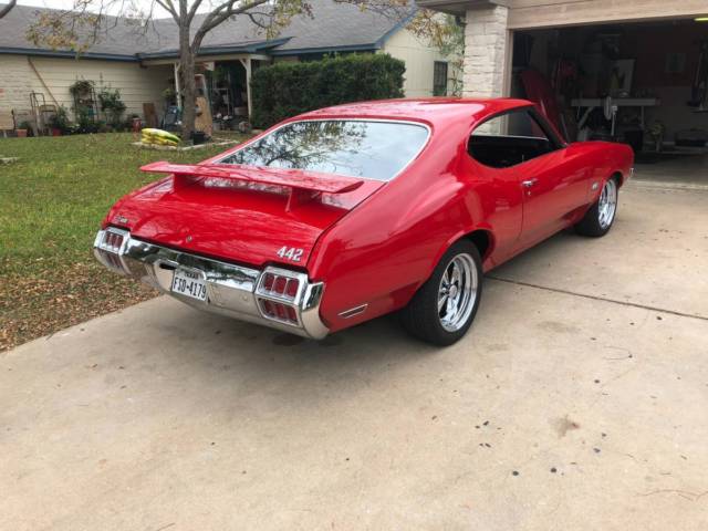 1972 Red Oldsmobile Cutlass Coupe