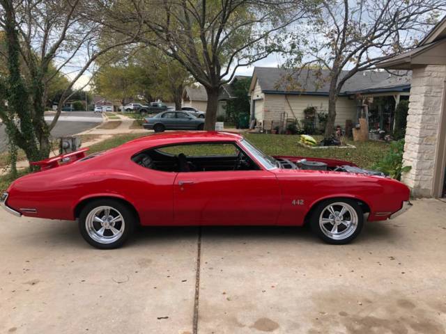 1972 Red Oldsmobile Cutlass Coupe