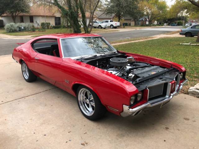 1972 Red Oldsmobile Cutlass Coupe