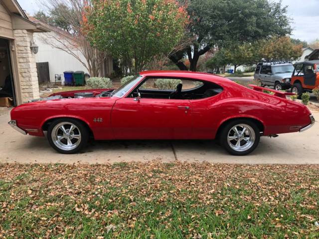 1972 Red Oldsmobile Cutlass Coupe