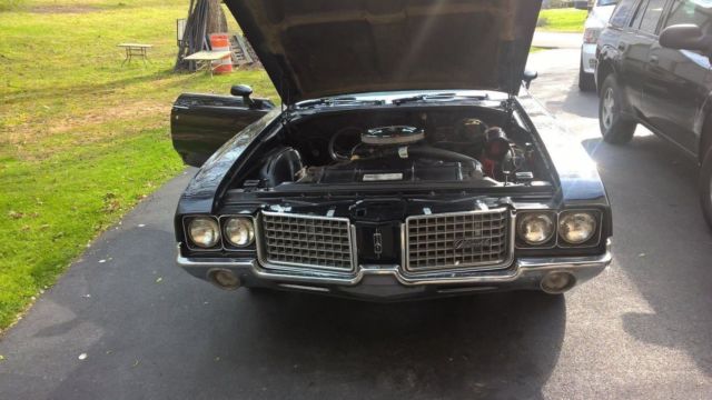 1972 Black Oldsmobile Cutlass Coupe
