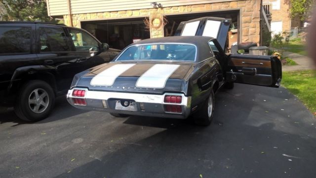 1972 Black Oldsmobile Cutlass Coupe