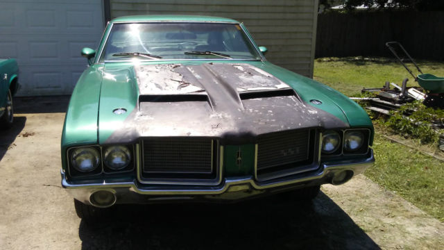 1972 Green Oldsmobile Cutlass Coupe