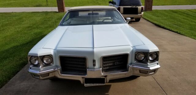 1972 Blue Oldsmobile Eighty-Eight Convertible