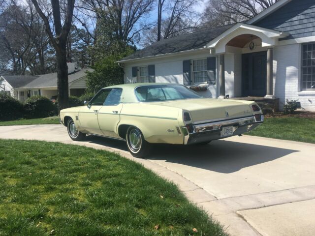 1972 Oldsmobile Eighty-Eight Sedan