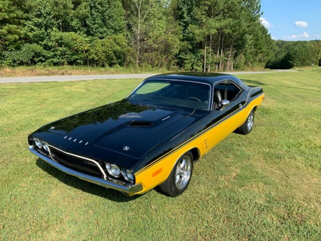 1972 Black/Yellow Dodge Challenger