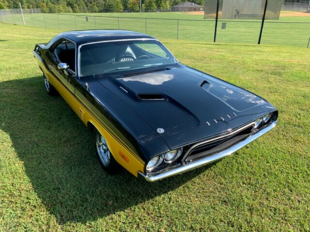 1972 Black/Yellow Dodge Challenger