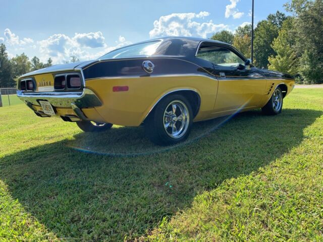1972 Black/Yellow Dodge Challenger
