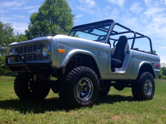 1972 Silver Ford Bronco