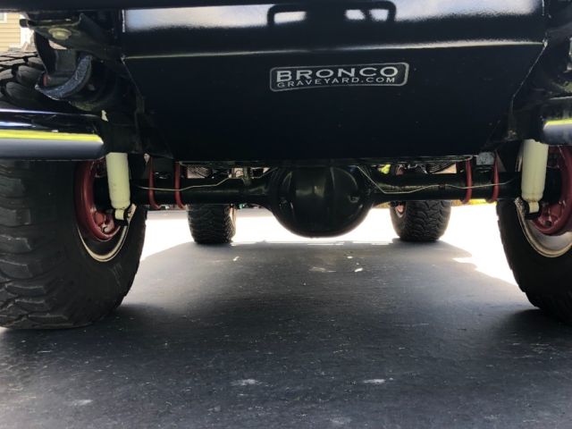 1972 Silver Ford Bronco